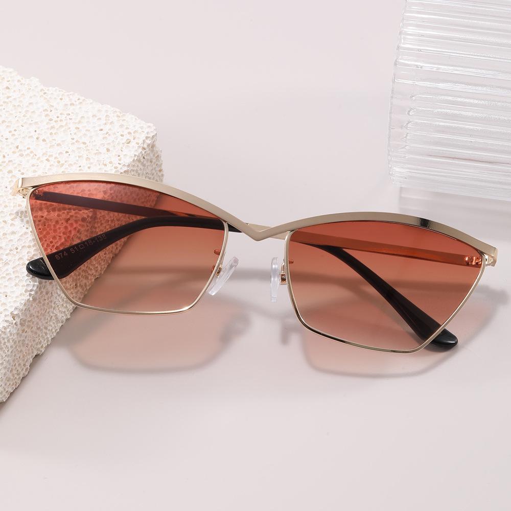 

Vintage Stylish Sun Glasses Man Outdoor Activity UV Protection ladies s Sun Glass Holiday Travelling Sunglasses Men