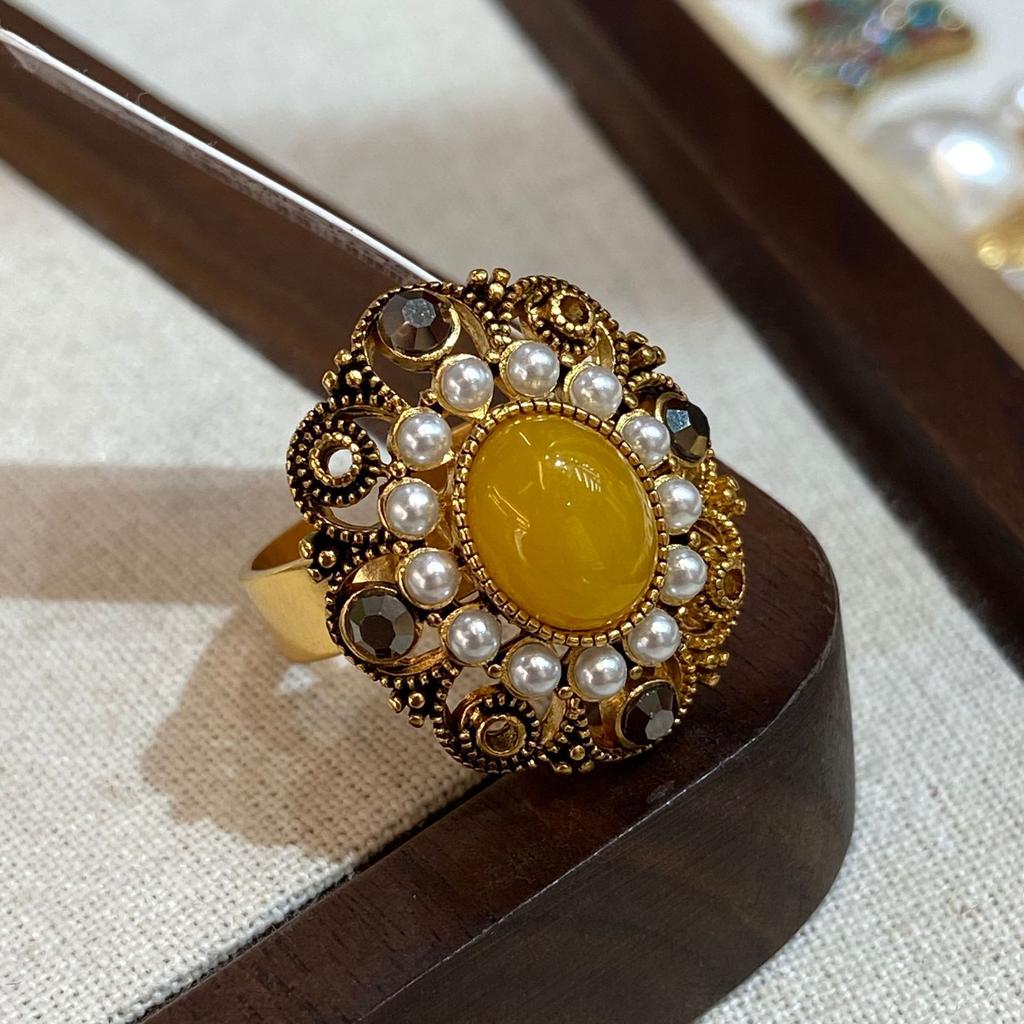 Medieval Maillard Oval Yellow Agate Old Ring Necklace Set Fashionable And Exquisite Inlaid With Palace Style