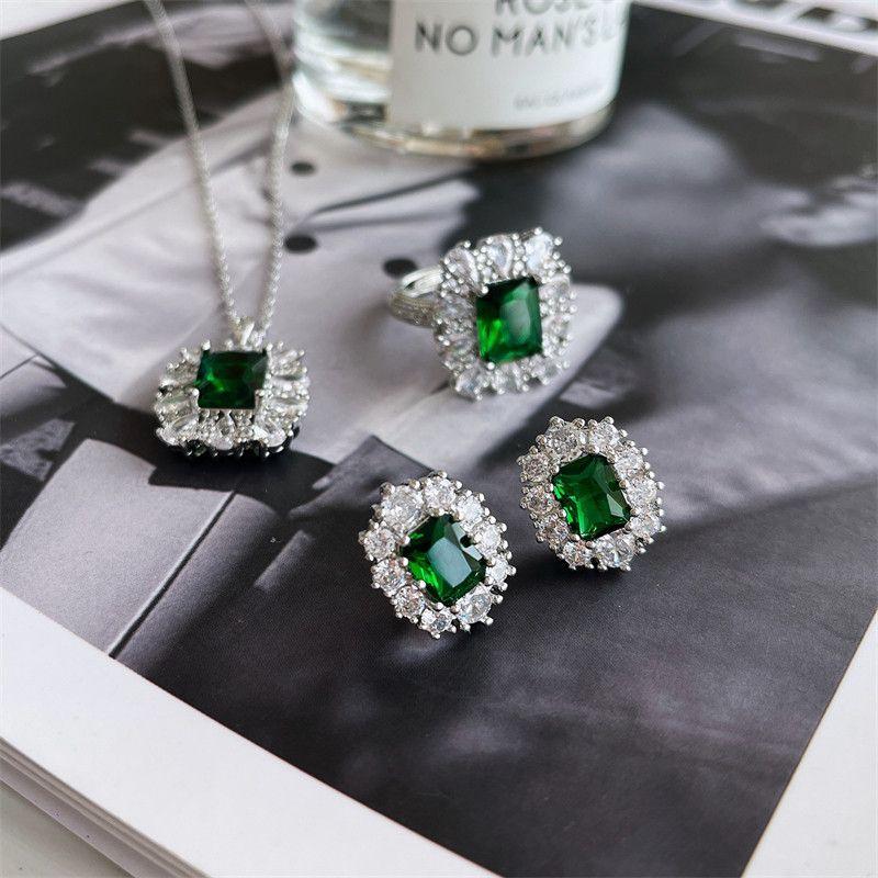 Retro Emerald 925 Silver Needle Necklace Ring Gem