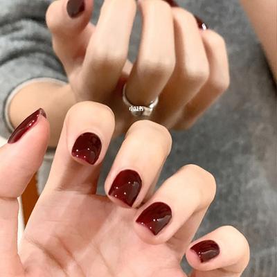 24 Stück Herbst und Winter Klassische Retro-Maniküre in Rot, Weiß, Hochkalt, Ins-Stil, Mode-Maniküre, tragbares Maniküre-Stück