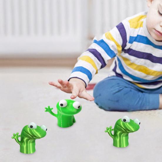 3D Printed Lizard Ornament Funny Lizard Meme Figurine Desktop Green Lizard Fidget Toy for Home Office Decor Festival Gift