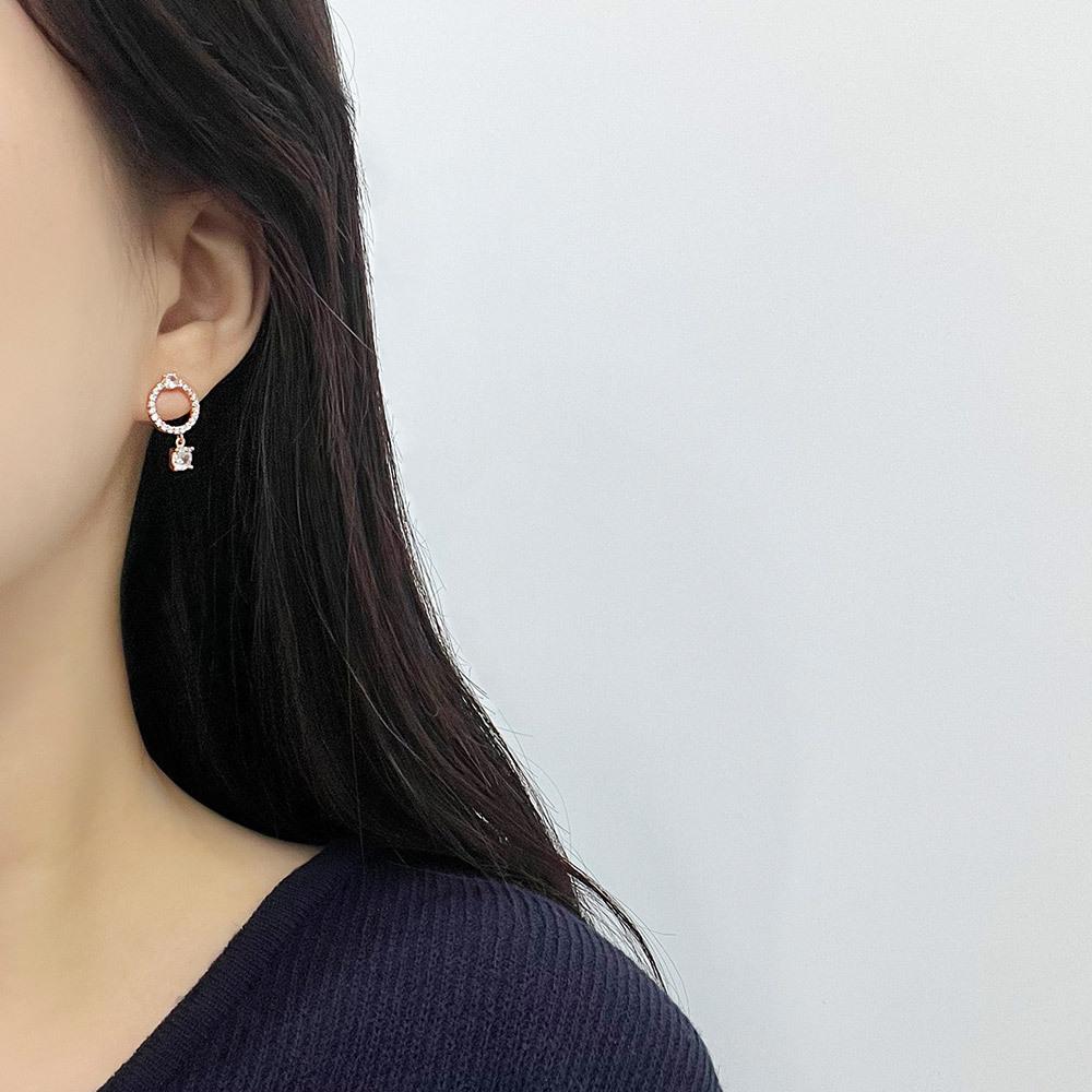Dieuamour 14K Gold Pin Rev Mini Earrings