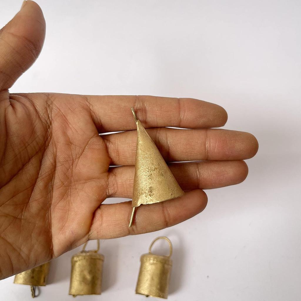Rustykalne Złote Metalowe Dzwonki Stożkowe, 20 szt., 2-calowe Antyczne Dzwoneczki Jingle Bells do DIY Dzwonków Czarownic, Ozdób Świątecznych Boho i Dekoracji Farmhouse