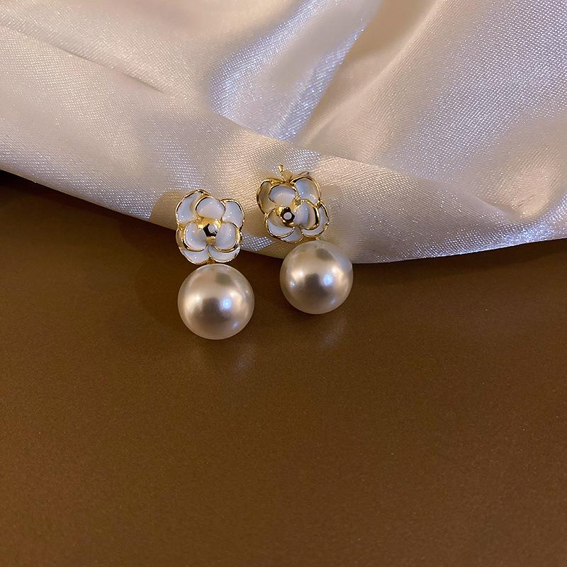 Silver Needle Retro Geometric Resin Earrings: Chinese Style Studs & Dangles