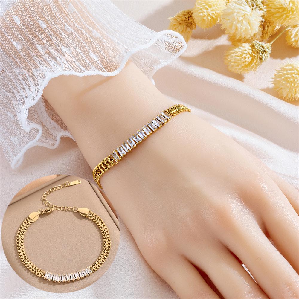 Meichen 18k Gold Non-Fading Titanium Steel Women's Fashion Bracelets - Simple, Versatile, Trendy European and American Style.