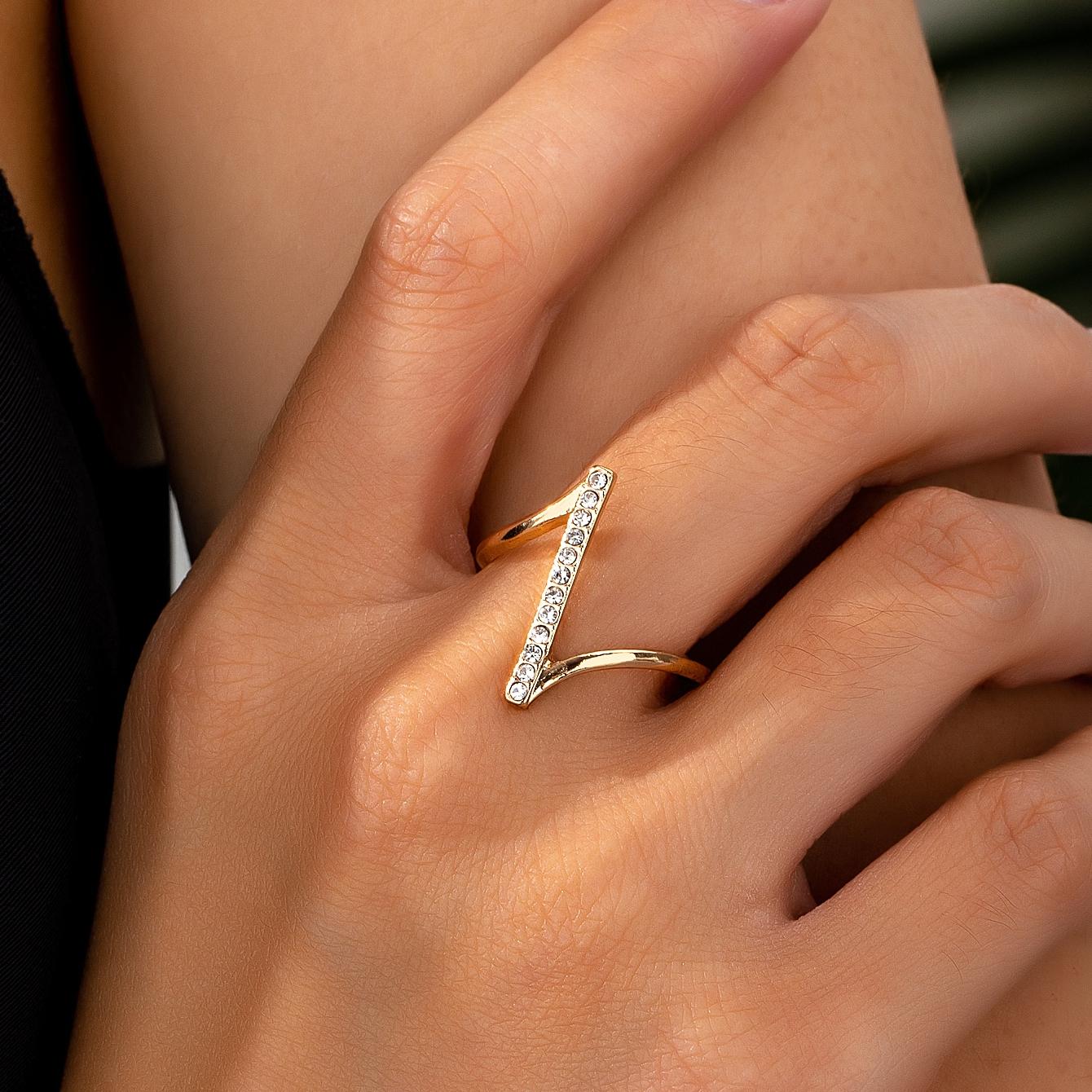 

A Women s Ring, a Simple Ring with an Imitation Diamond Inlay, a Minimalist and Stylish Ring Suitable for Everyday Wear and Vacations золотий