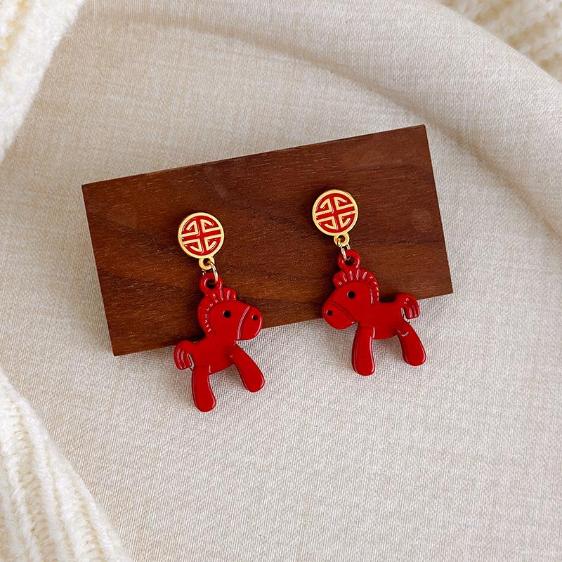 1 Paar Mode Rote Holzpferd Ohrringe Anhänger Dekoration Charm Rot Festliche Atmosphäre Neujahr Schmuck Accessoires Geschenke