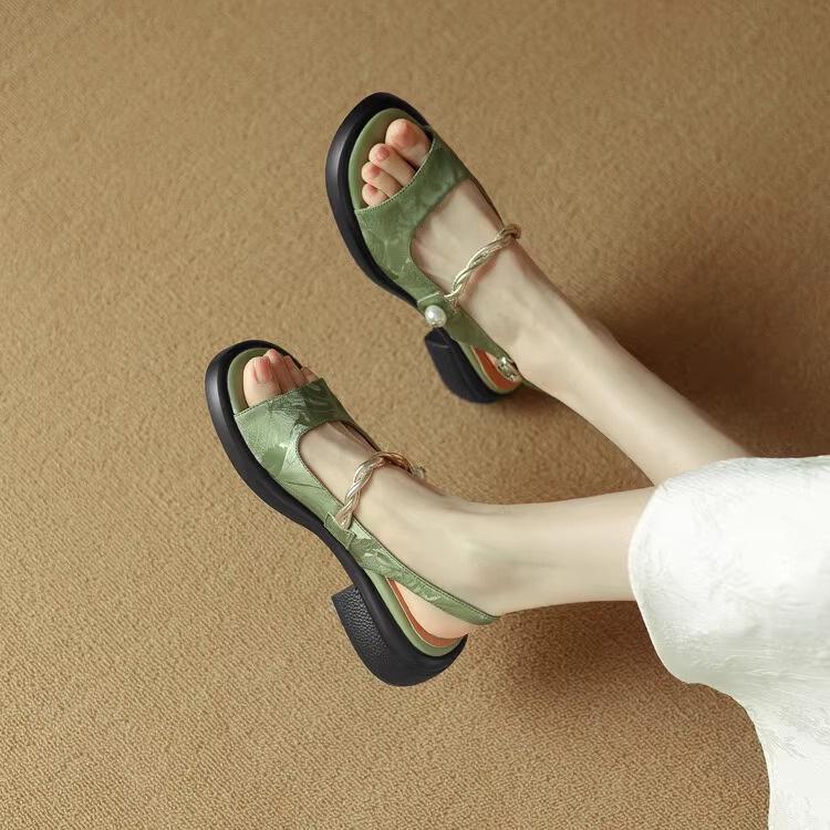 New Chinese open-toed sandals women's round head summer new thick-soled national style pearl small casual square heel women's sandals