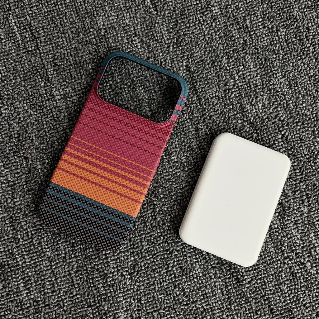 Applicable to iPhone18ProMax mobile phone case Magnetic carbon fiber pattern Apple 17 half pack PC matte 16 protective case