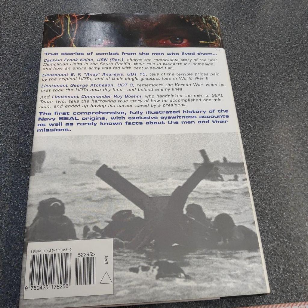 [USED] US Army Navy SEALs Foreign Books Special Forces