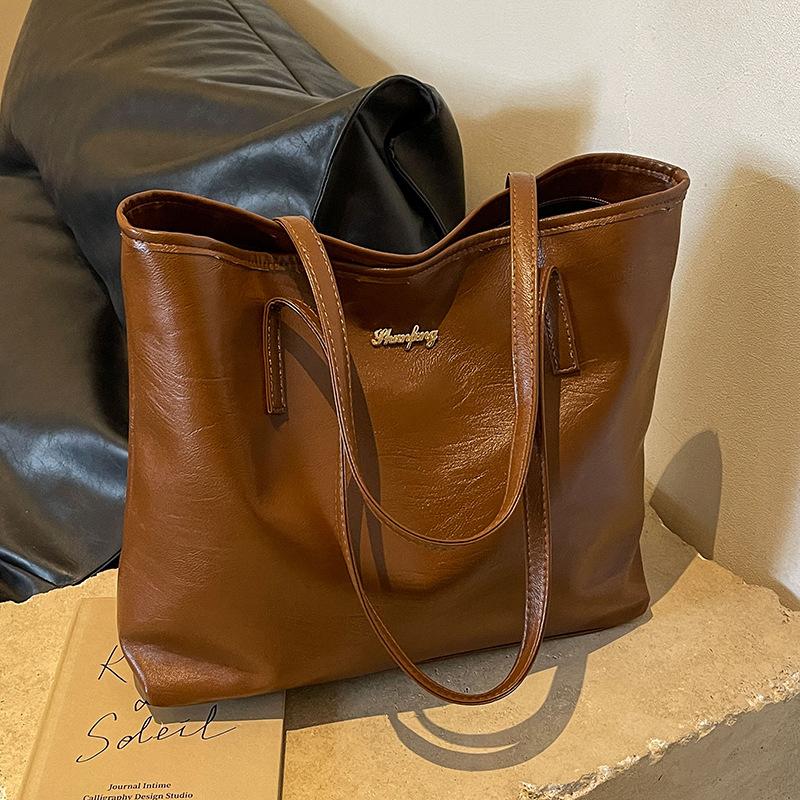 

Maillard bag women s 2024 new model, popular this year, large-capacity tote bag, retro autumn and winter shoulder commuter bag коричневий