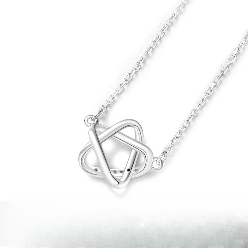 Sweet Twining Star Necklace with Hollowed Out Pentagonal Star Collarbone Chain, Versatile and Luxurious Temperament, Niche