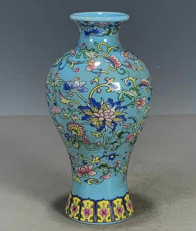 Antique Blue and White Chinese Porcelain Vase - European & American Handicraft for Flower Arrangements