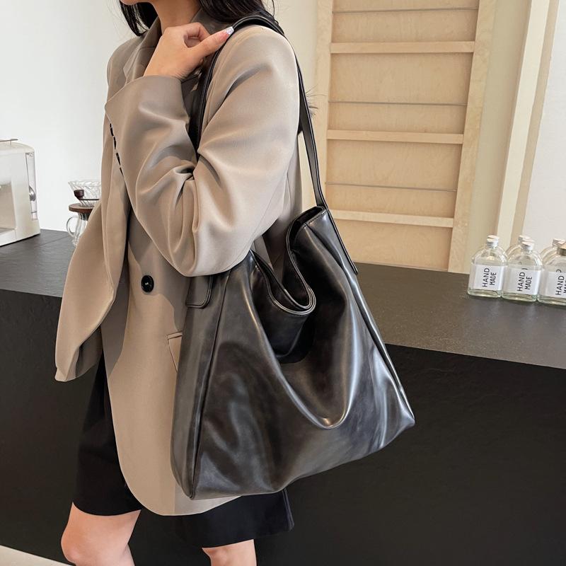 

Сумка большой вместимости женская 2025 новая модная сумка на плечо премиальная текстура сумка-ведро для поездок на работу 43*11*35