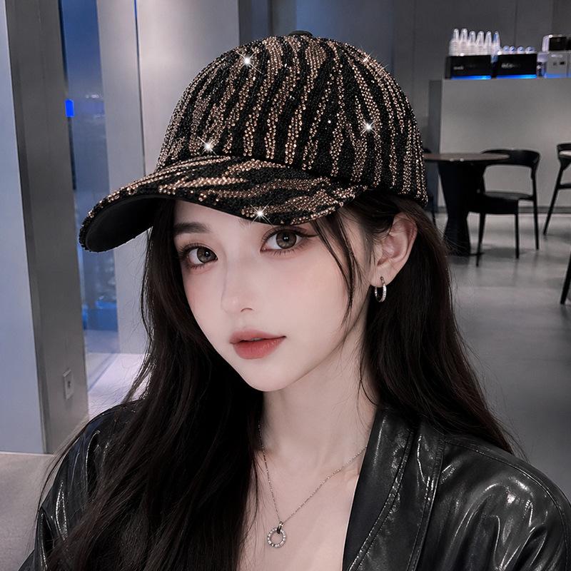 Appearance New Leopard Print Hot Diamond Baseball Hat Men's and Women's Outdoor Sunshade Sunscreen Hat European and American Fashion Casual Cap