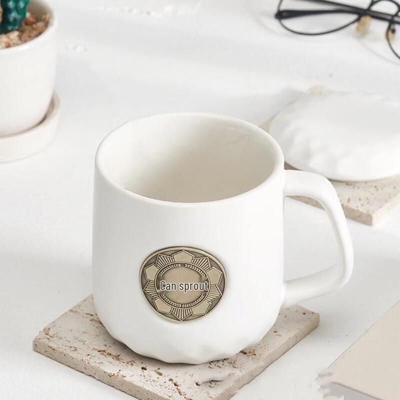 Керамическая кружка с крышкой