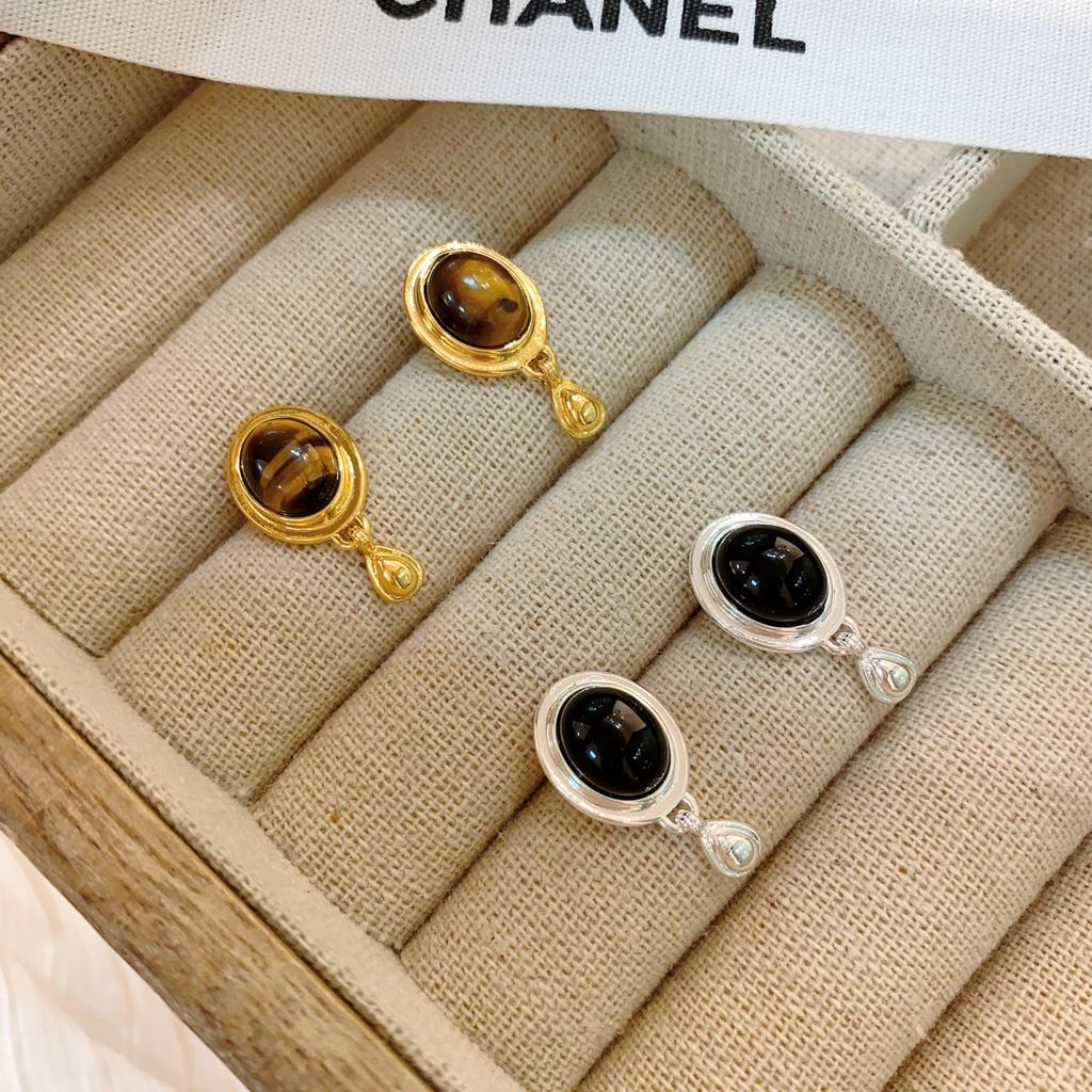 French Retro Natural Stone Oval Water Drop Earrings Women'S Stud Earrings Design Four-Season Earrings