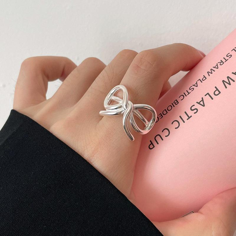 

И Стильное Шикарное Медное Кольцо-Бабочка для Женщин с Полым Линейным Дизайном