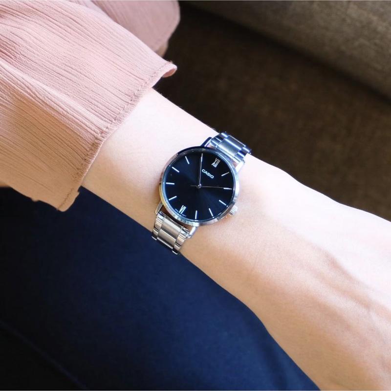 Casio STANDARD Series Simple Fashion Quartz Movement Stainless Steel Strap Japanese and Korean Watch Women's Watch Blue Dial LTP-VT02D-2A