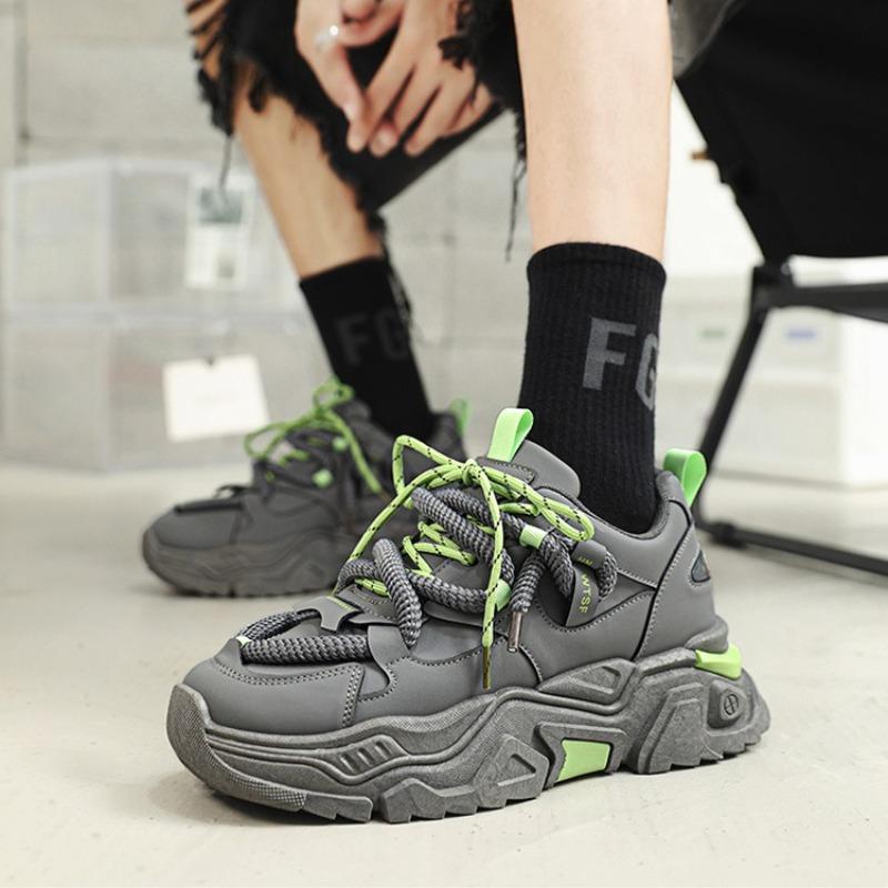 Modische Sneaker für Herren Weiße Plateau-Sneaker Mode Vielseitige Board-Schuhe Herren Schlichte Nische Komfort Sportschuhe Tenis Masculino