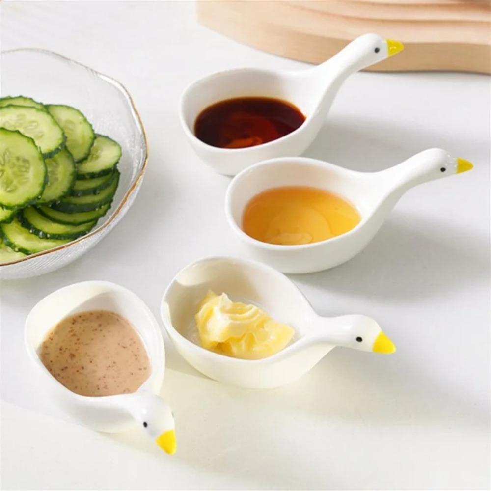 4PCS 3D Sauce Dishes Portable Salad Dipping Dish Cute Vinegar Dish Restaurant