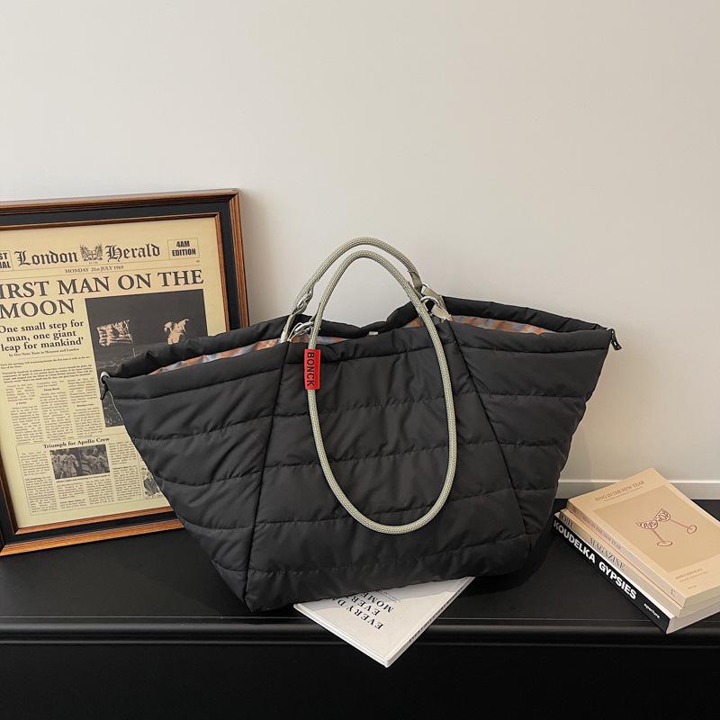 Transformable Minimalist Large Outdoor Tote Bag - Lightweight High Capacity Shoulder Handbag for Commute Storage 2790₽