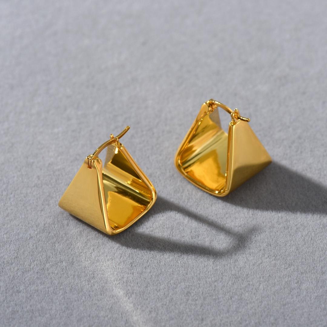 Hollow Pyramid Ring Triangular Ear Buckle Cold Wind Personality Unique Earrings Women