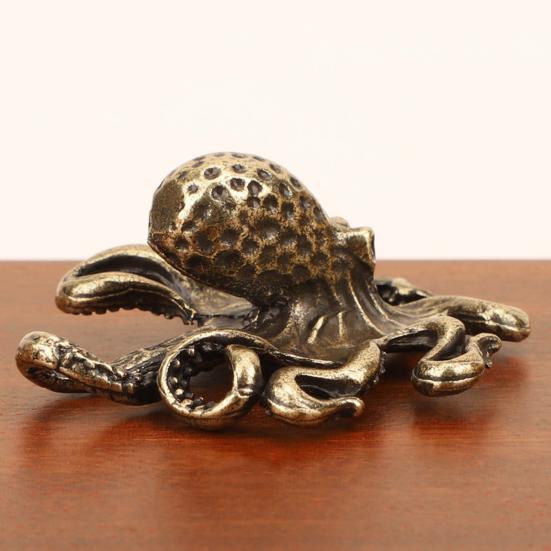 Brass Octopus Figurine Metal Carving Octopus Statue Sea Animal Sculpture Feng Shui Decoration Home Office Desktop Ornament
