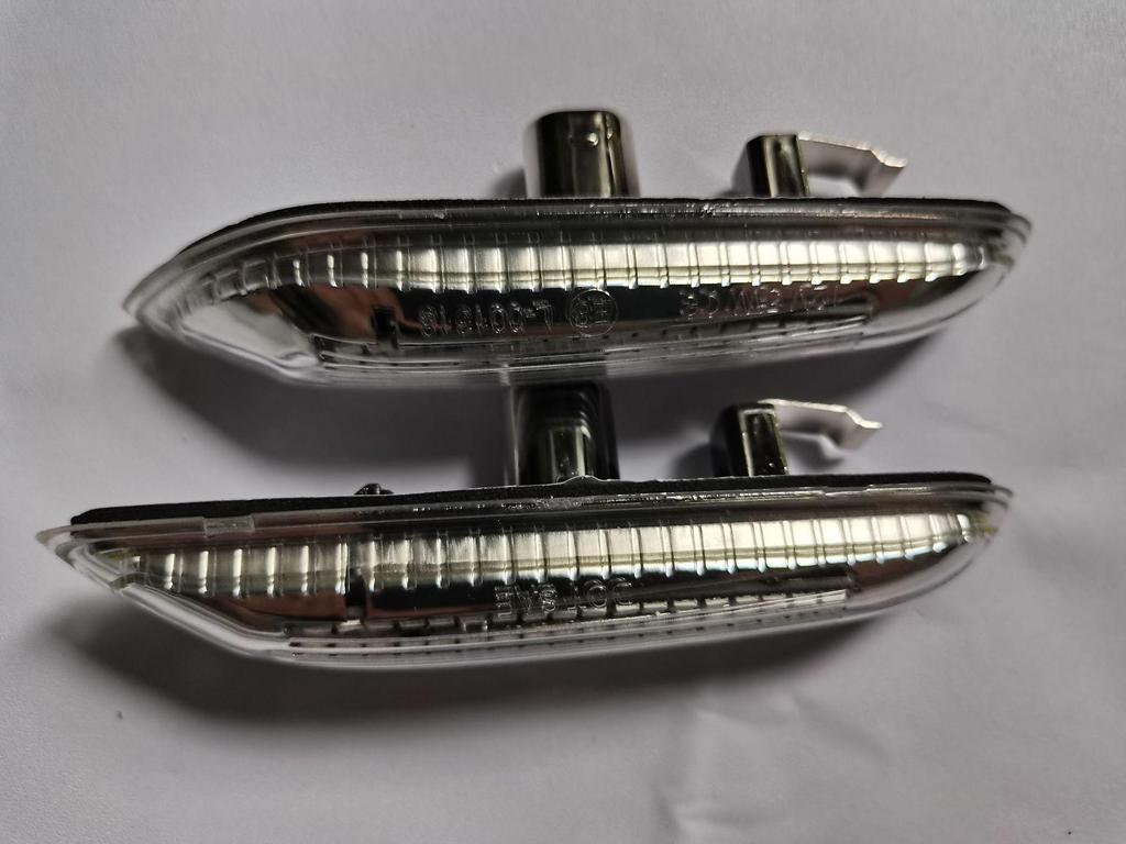 BMW Side Marker Light - White Shell Dynamic Sequential Fender Turn Signal for E60 X1 X3 E90