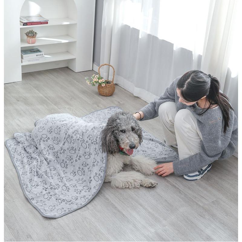 Cartoon Niedliches Pfotenmuster Hund Schlafdecke Super Weiche Plüsch Haustierdecke Warme Kuscheldecke für Hunde Katzen Welpen Decken für Couch Sofa Bett