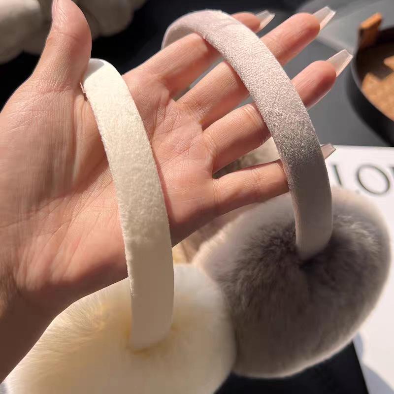 Women's Cute Plush Rabbit Fur Earmuffs: Warm, Windproof, and Retractable Ear Covers for Winter Cycling
