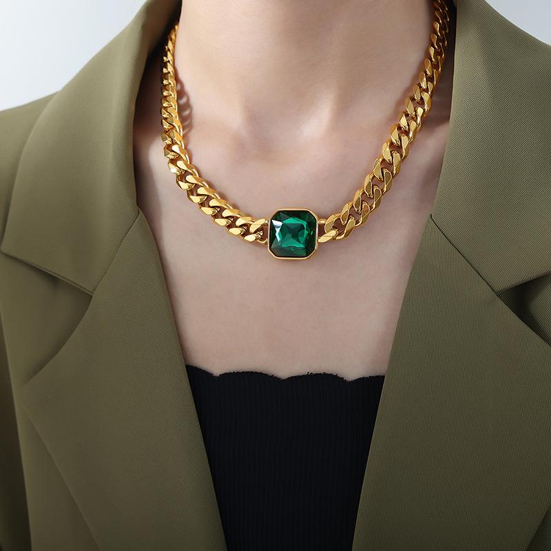 China Custom Made Trending Luxury Fashion Crystal Stainless Steel Plated Gold Necklaces Bracelet Jewelry Set