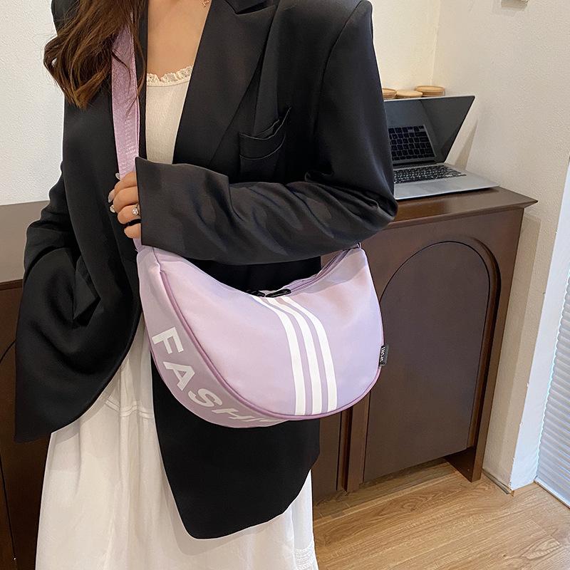Summer waterproof nylon cloth bag women's 2025 new casual messenger dumpling bag versatile ins popular shoulder bag