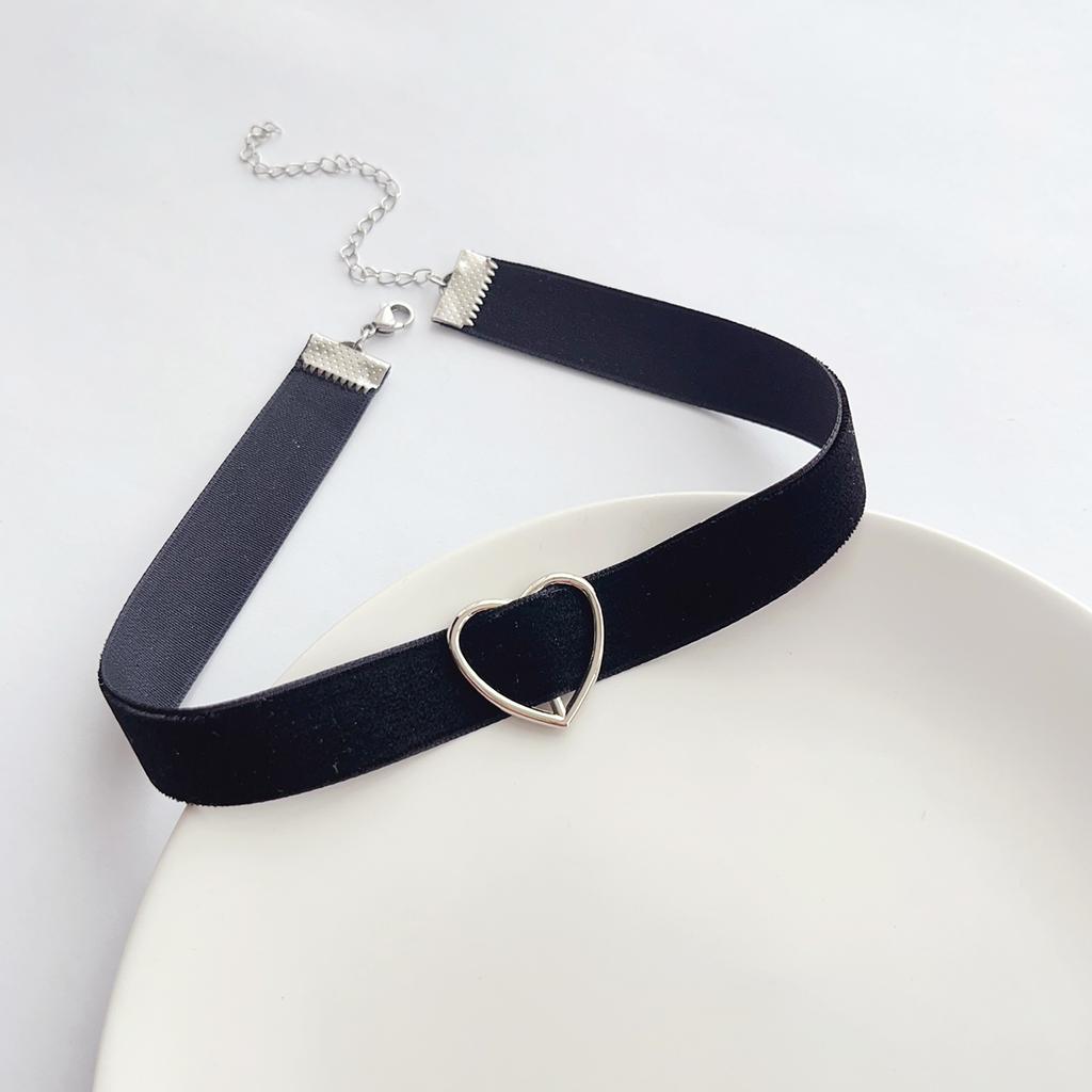 Simple vintage black velvet with love choker neck with collar neck ring Choker necklace for women