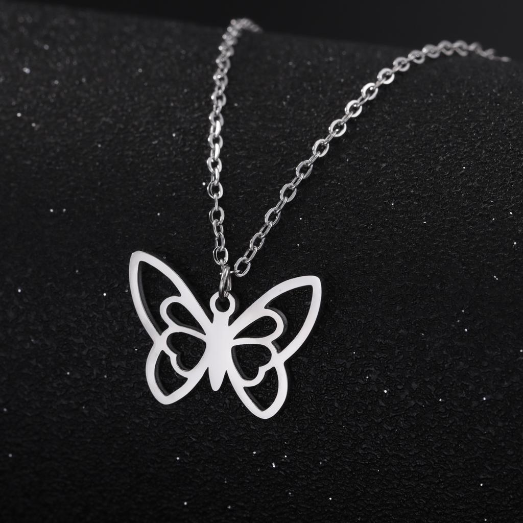 Collar de acero inoxidable para mujer y hombre, gargantilla con colgante de mariposa hueca, regalo de joyería de compromiso