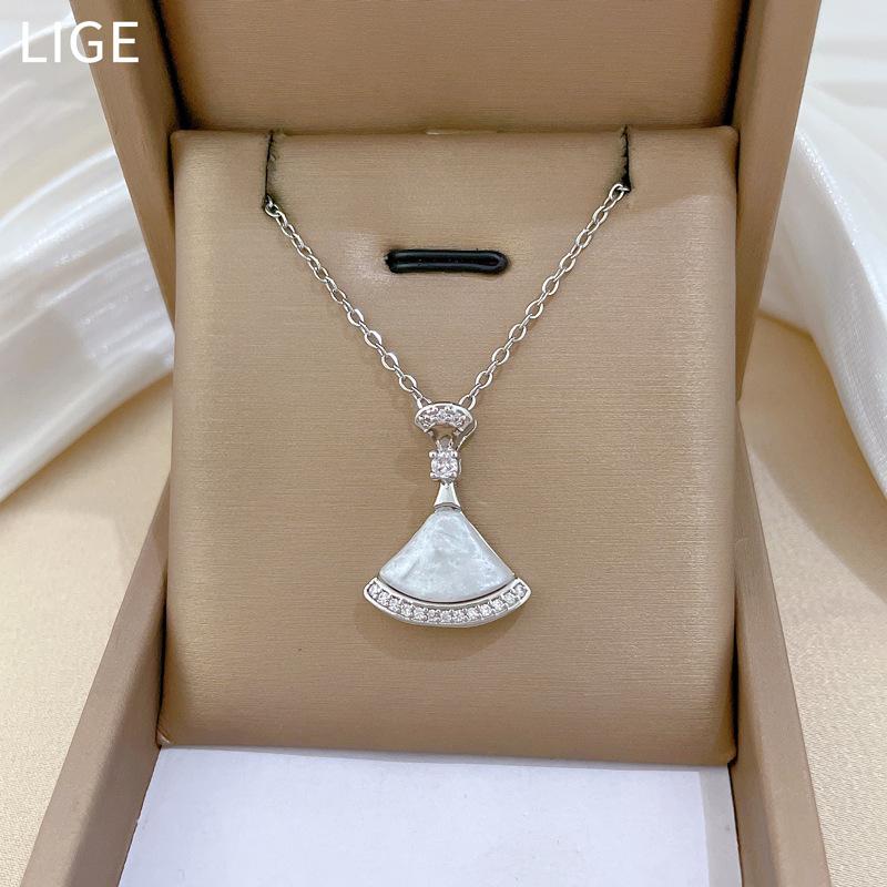Skirt, Personalized Fashion, Light Luxury Temperament, Gorgeous Diamond Necklace, Female Versatile Collarbone Chain, Titanium Steel Chain