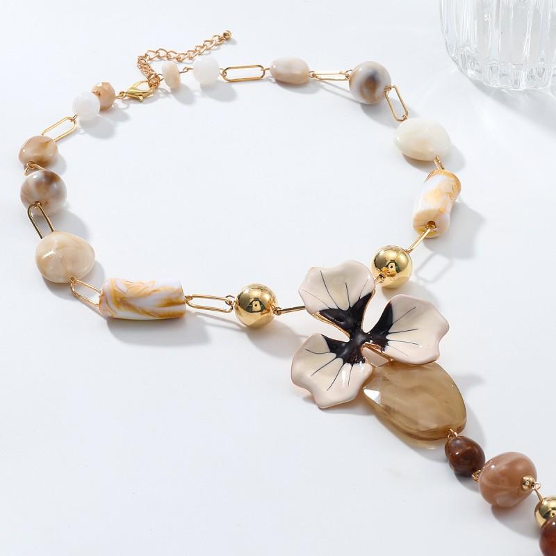 Handmade Resin Floral Statement Necklace Women Boho Beach Chic Layered Pendant Chain 2025 Fashion Accessory