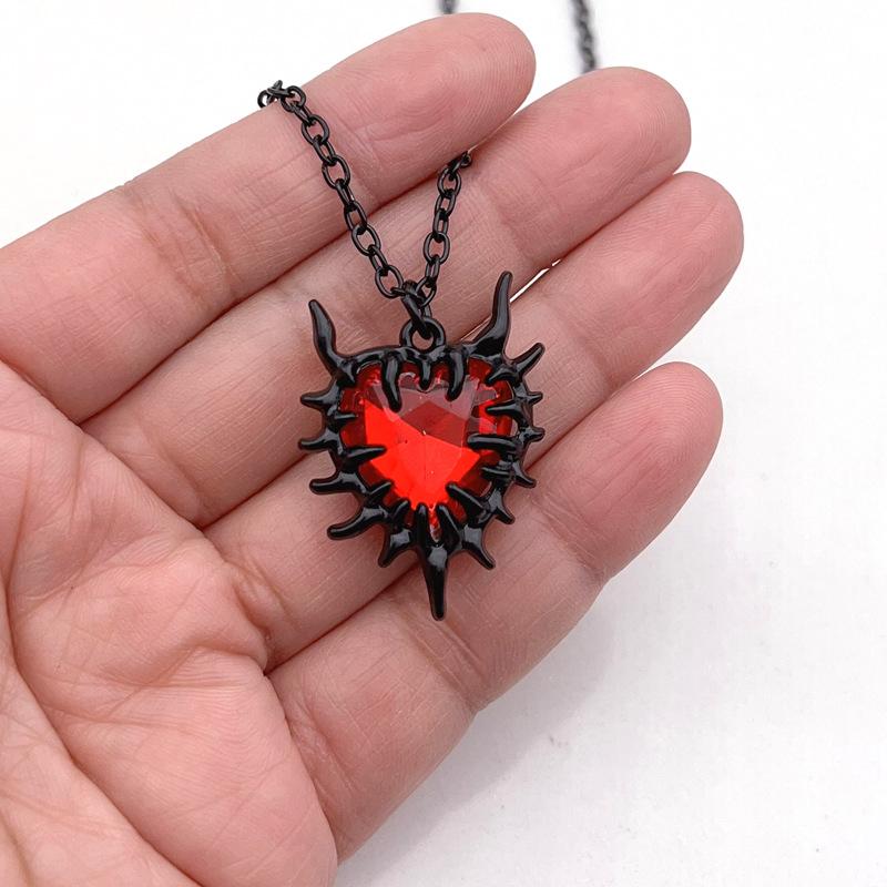 Gothic Heart Thorns Pendant Necklace For Women Men Hip-Hop Personality Trendy Charm Grunge Punk Jewelry Y2K Accessories