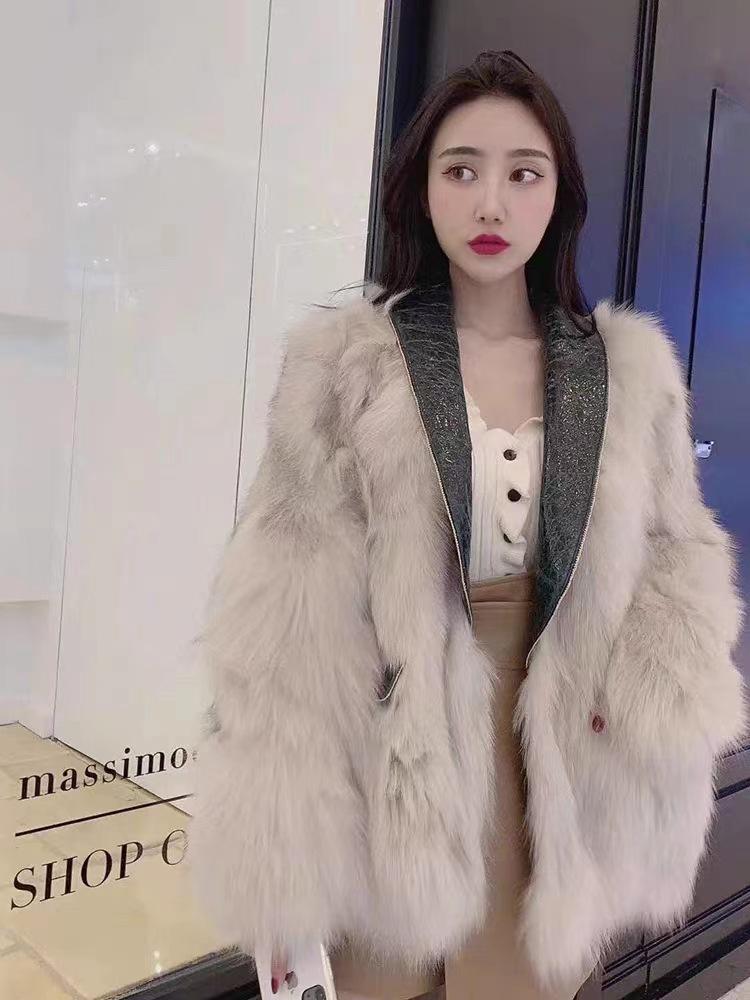 Imitation fur New winter model, imitation fox fur fur integrated coat women's medium and long plush coat suit collar