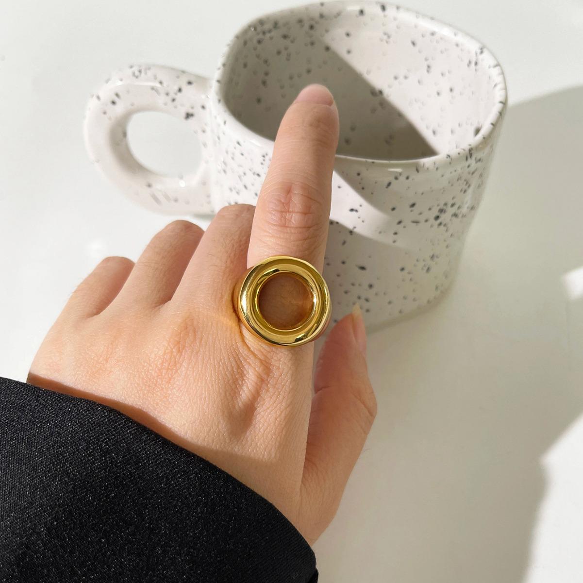 

18K Gold Polished Hollow Stainless Steel Women s Fashion Ring Size 7 золотой