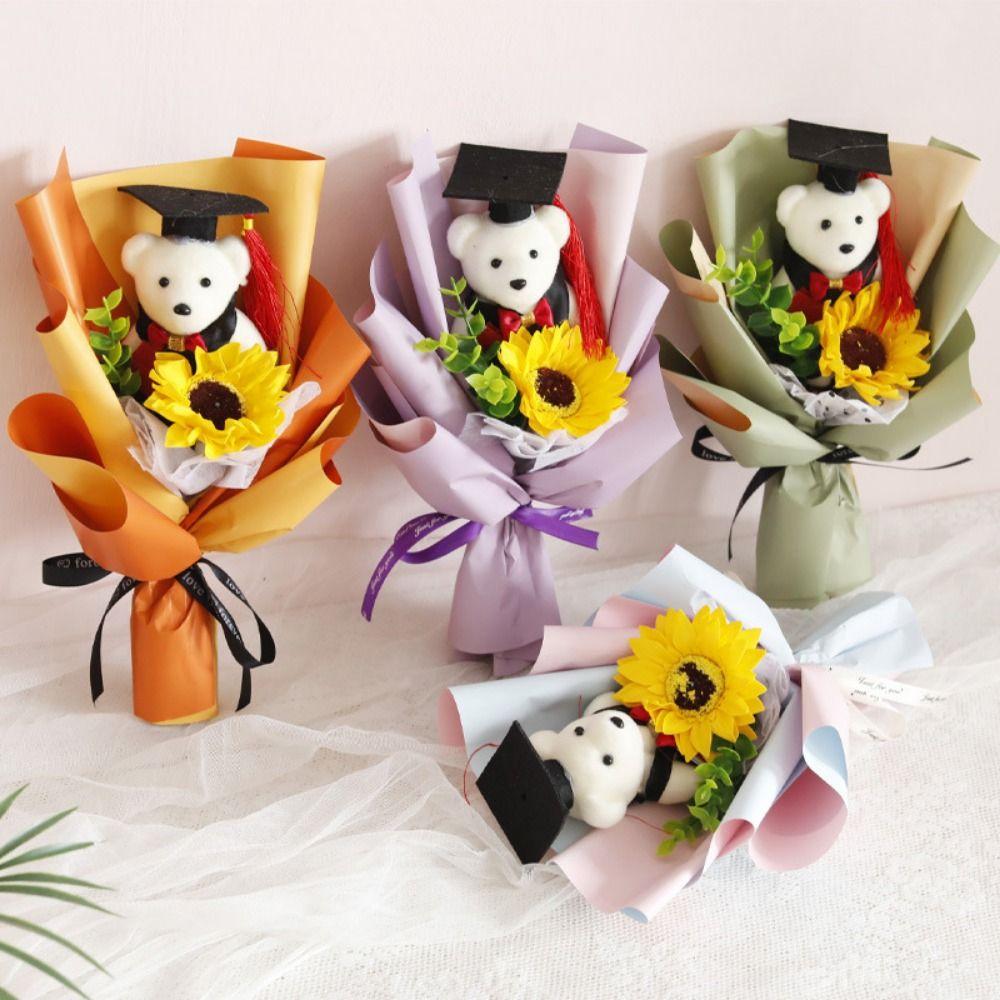 

Woven Doctoral Bear Bouquet Plush Bear Crochet Flowers Bouquet Student Gift синій/рожевий