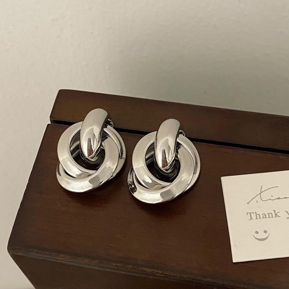 

The Fashionable Style Is Cold and the Geometric Circle Combination Has a Light, Luxurious and High-end Feel. Earrings срібний