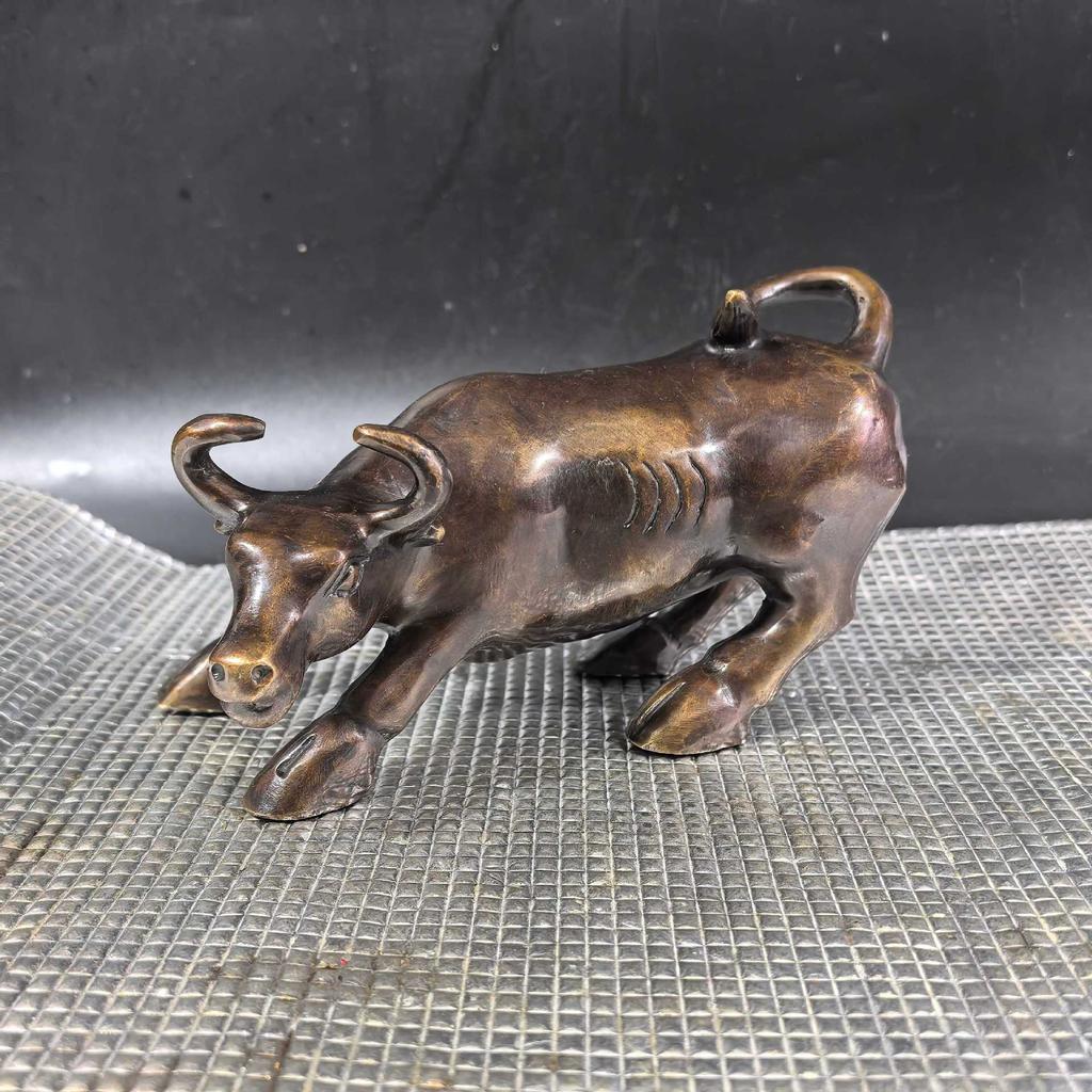 Wholesale pure copper cow zodiac figurine, auspicious cow craft ornament, shop opening gift, desktop decoration