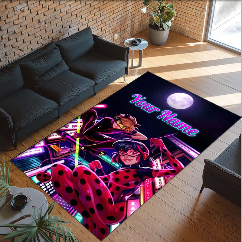 Tappeto in Cristallo di Velluto Personalizzato con Nome e Testo, Tappeto Antiscivolo Miraculous Ladybug per Decorazione Domestica