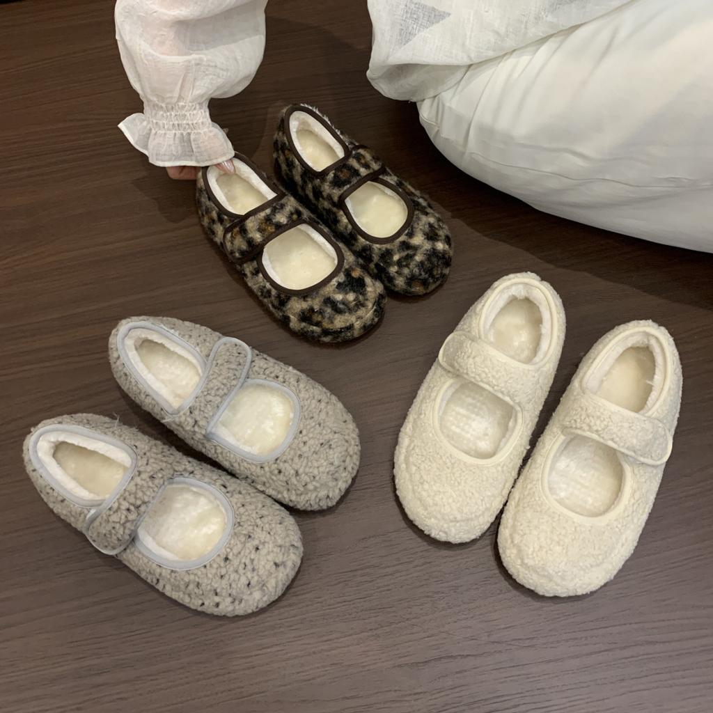 Weiße gepunktete Lammwollschuhe für Damen-Oberbekleidung 2025 Winter-Oberbekleidung neue Samt-Ballerinas Mary Jane Baumwollschuhe