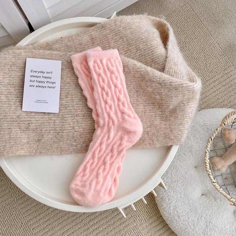 

Women s Fleece-Lined Cable Knit Crew Socks