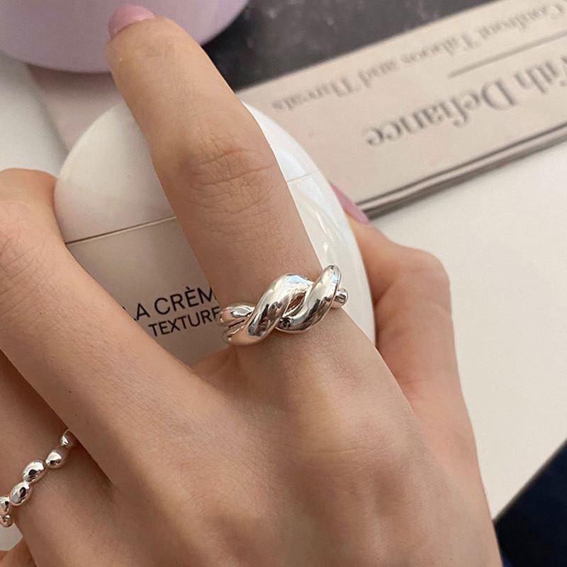 Elegant 925 Sterling Silver Twisted Crossover Ring For Stylish Women With Unique Design