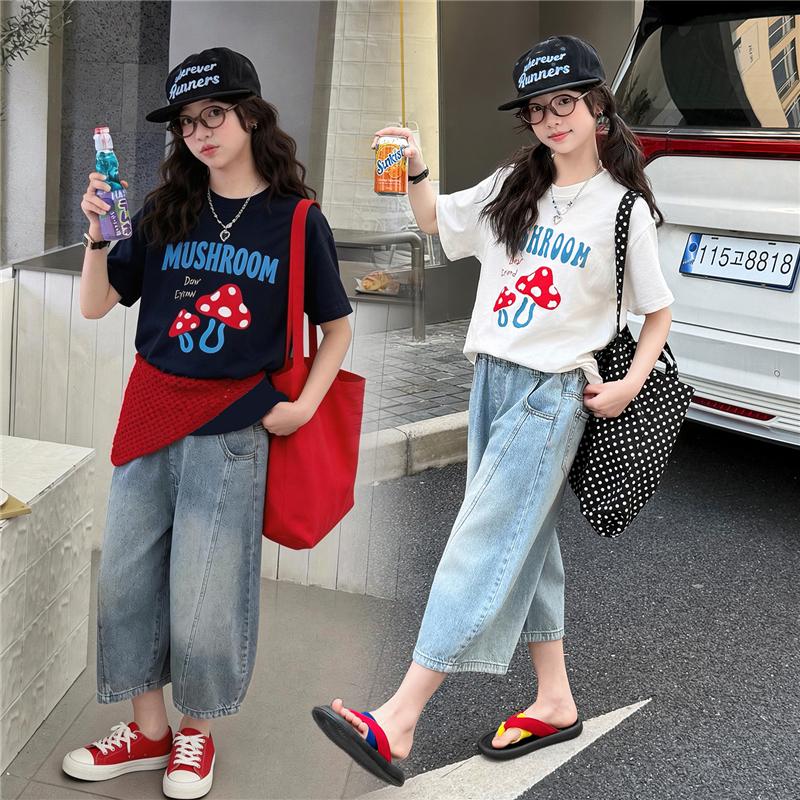 Girls' summer Korean casual short sleeved T-shirt set for girls, adults, middle school students, thin summer clothes, children's denim shorts