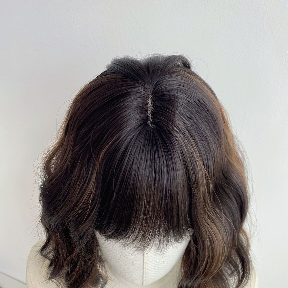 Elegant Bob-Style Women's Wig: Voluminous, Wavy Short Curls with a Matte Silk, Breathable Rose-Patterned Mesh Full-Head Cap