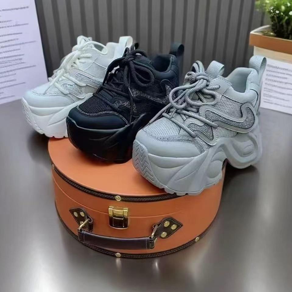 Chaussures Dad Femmes 2025 Automne/Hiver Nouvelle Mode Épaisses Semelles Intérieur Augmentant la Hauteur Pelucheuses Polyvalentes Décontractées Chaussures de Sport